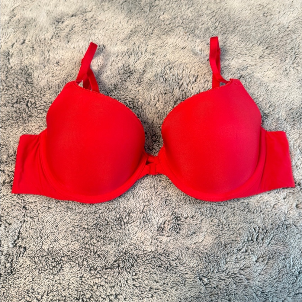 Victorias Secret T Shirt Bra - Red with Bow Back Details